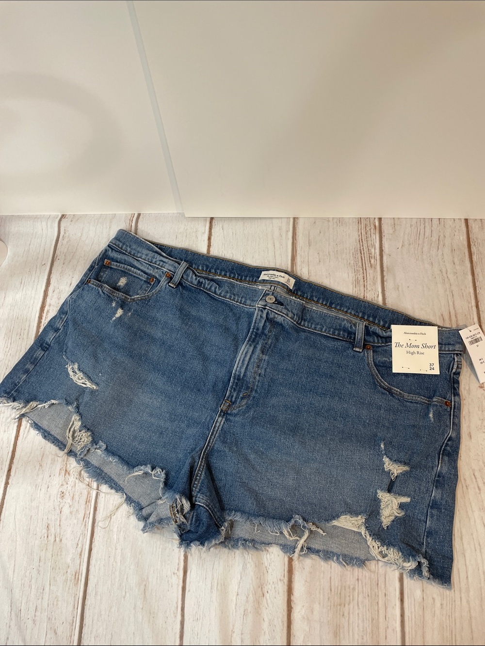 Abercrombie Fitch Mom Shorts 37 - Size 24 High-Rise Distressed Denim Blue NEW